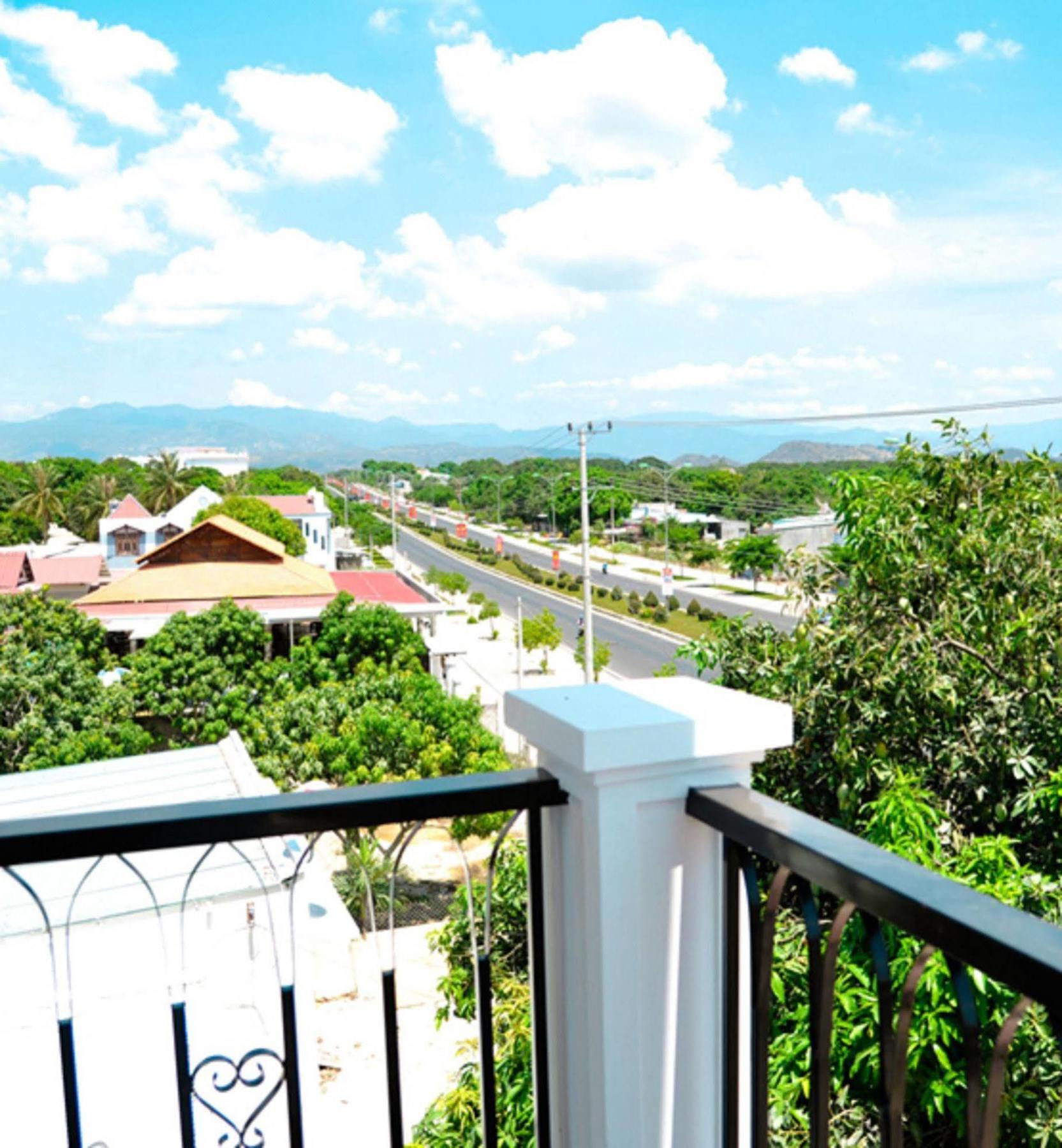 Allure Hotel Thuy Trieu Екстериор снимка